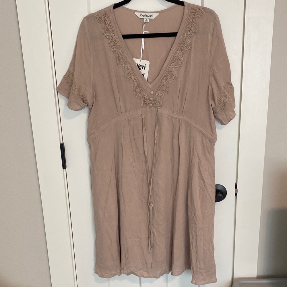 DAVI & DANI Tan Lace Trim Dress